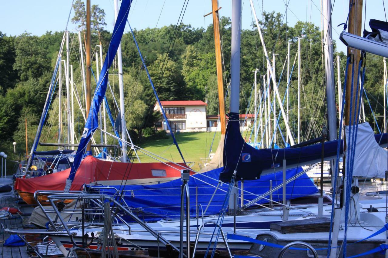 Готель Yacht Club Barrandov Kozli u Orlika Екстер'єр фото